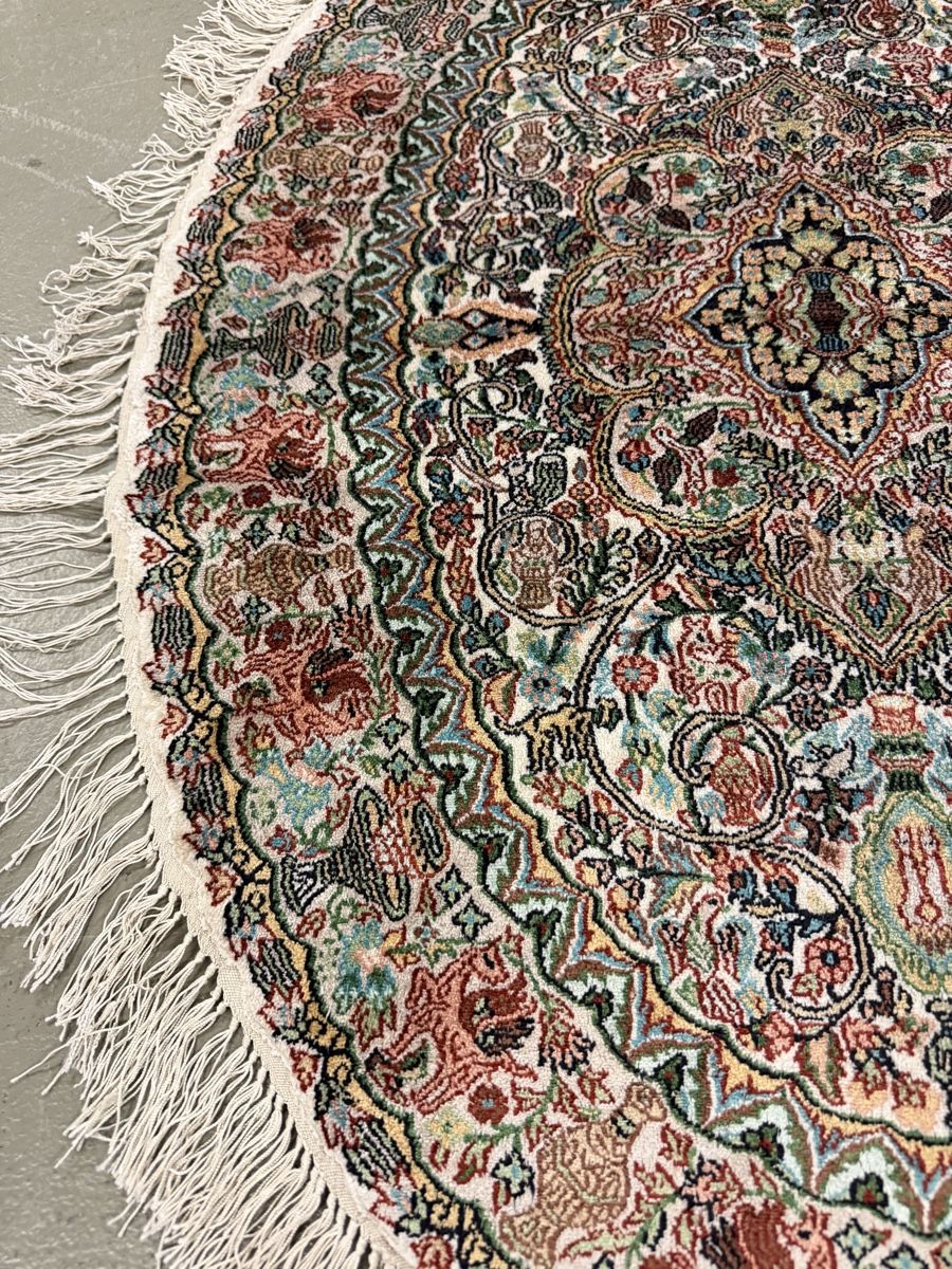 Teppiche: Orientalischer Teppich rund mit Fransen Seide – Gebraucht aus Strengelbach von RaenAntikDesign 3