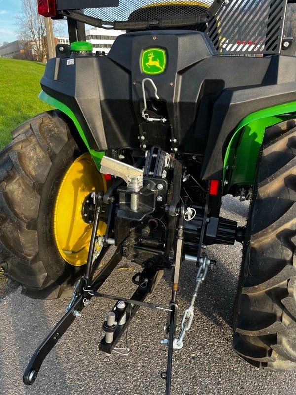 John Deere Traktoren: Traktor John Deere 3025 E mit Müthing Mulcher – Neu (gemäss Beschreibung) aus Baar von renewismer 6