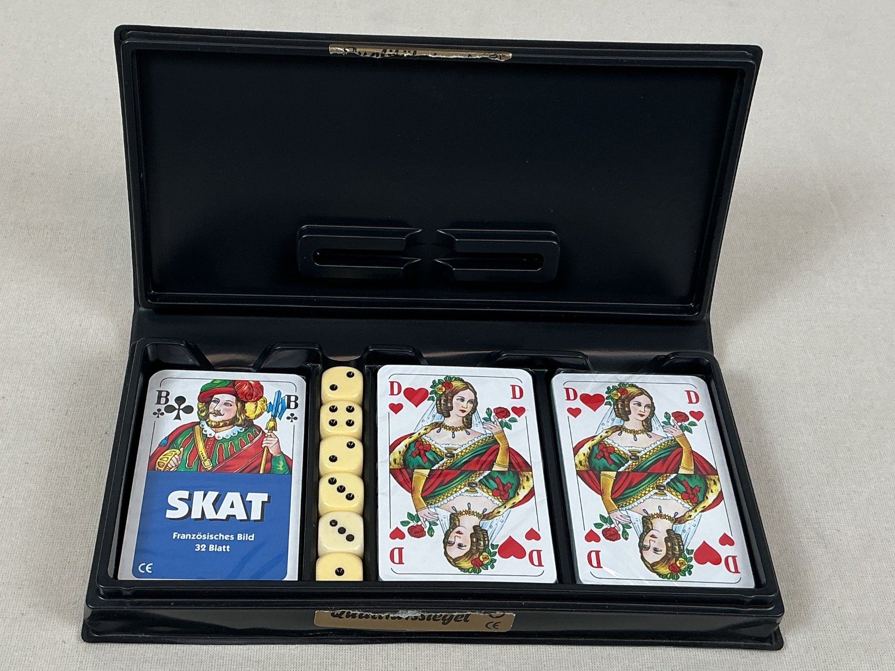 Giochi: Spielkarten- und Würfelspiel – Usato da Richterswil venduto da Restwert_Richterswil 7