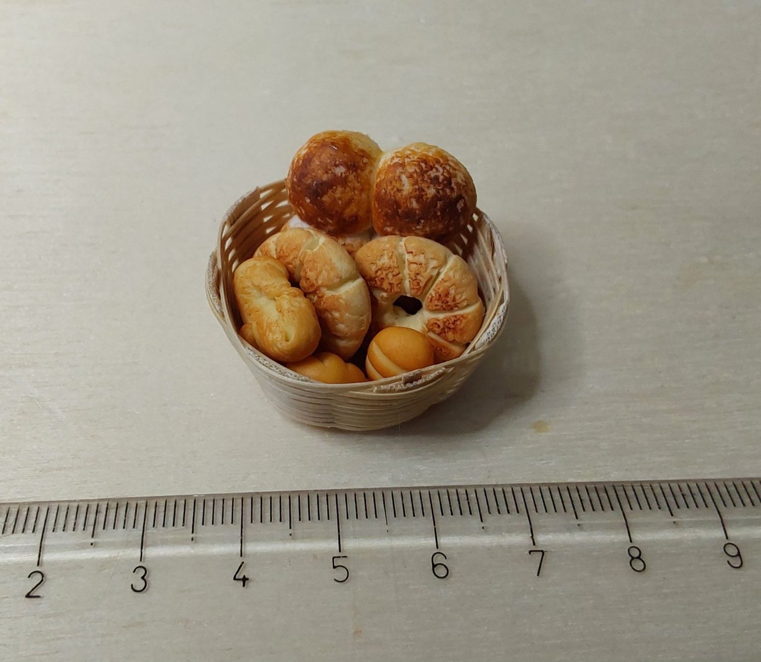 Case e mobili per bambole: BROTKORB ....1:12 – Nuovo (secondo la descrizione) da Adlikon b. Regensdorf venduto da Mara10