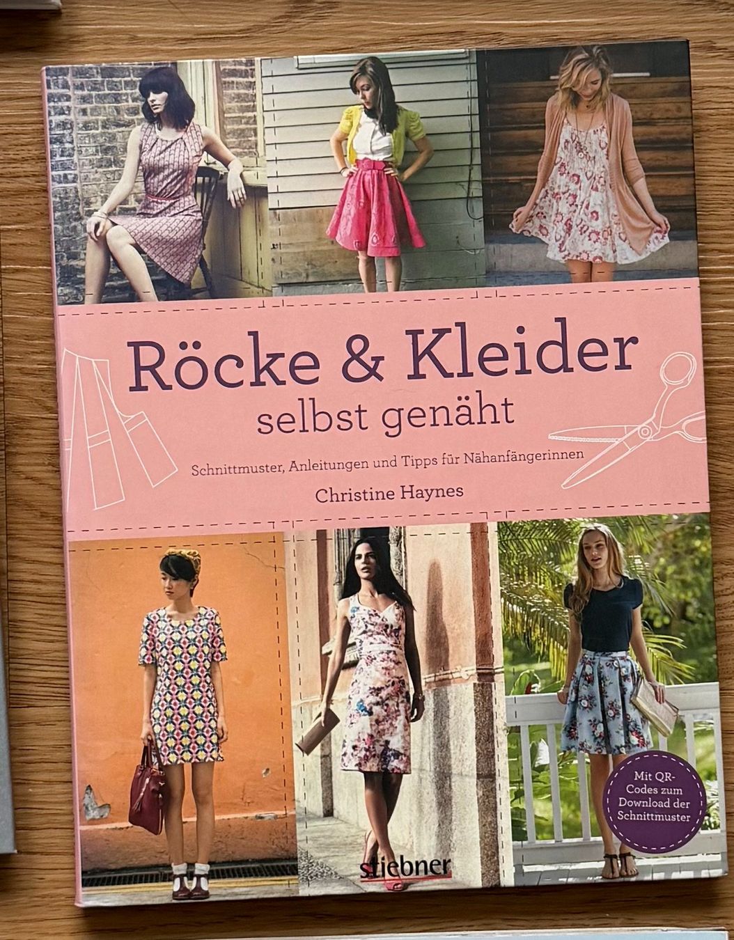 Libri: Röcke & Kleider selbst genäht – Nuovo (secondo la descrizione) da Niederhasli venduto da mr.greeen
