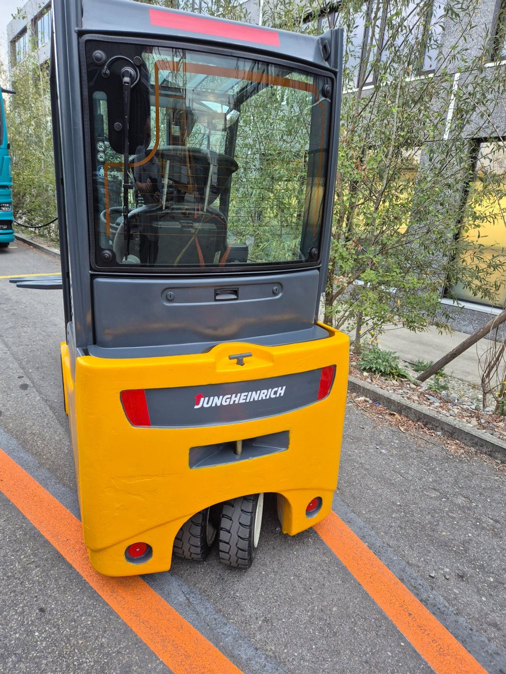 Jungheinrich Gabelstapler & Hubwagen: Stapler Jungheinrich EFG-216 – Gebraucht aus Aarau von LM-Handel 1