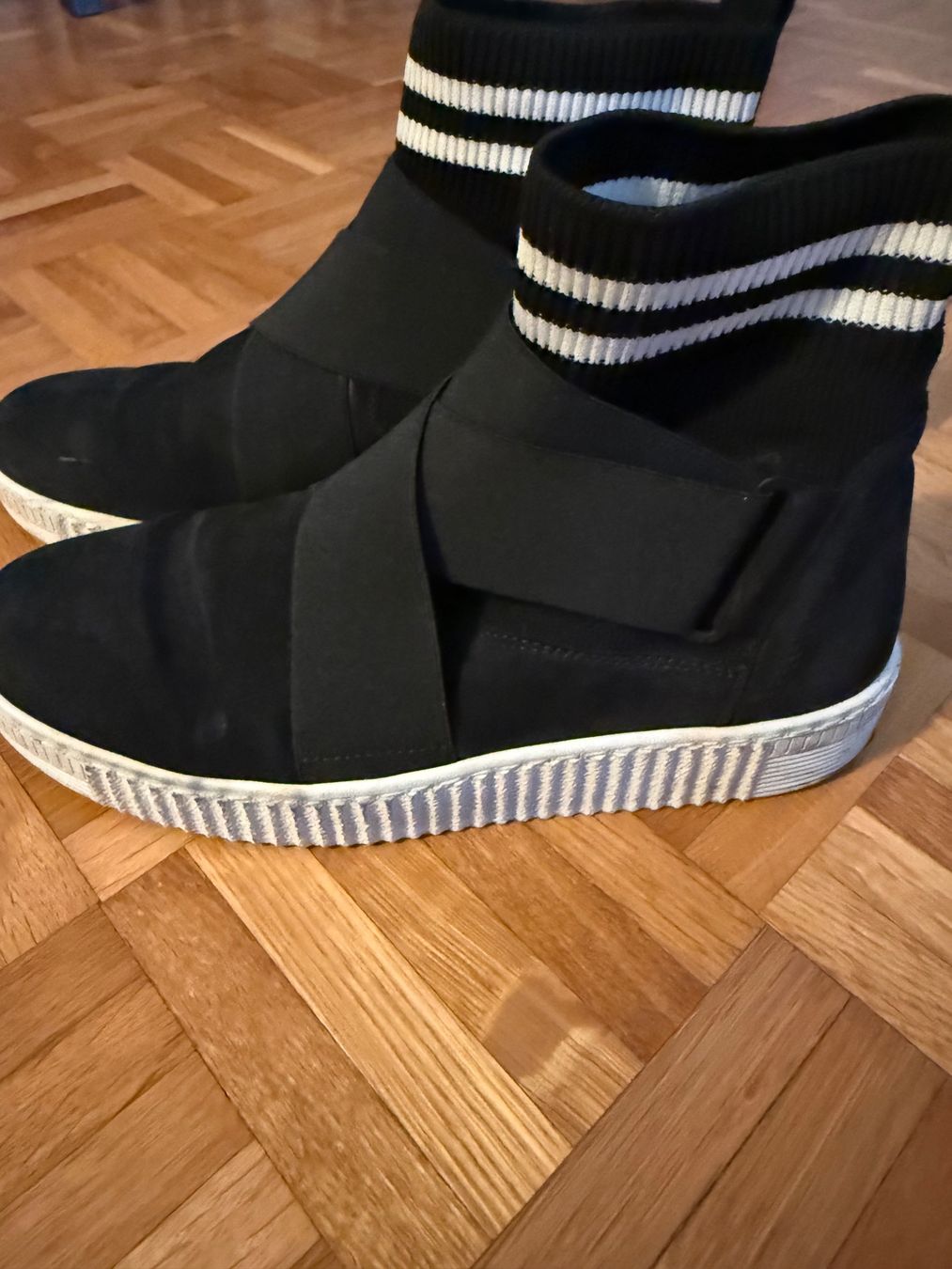 Gabor Scarpe da donna: Gabor Sneaker Boots Schwarz Gr. 38,5 – Usato da Riehen venduto da Sandrita08 1