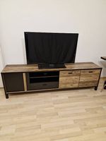Tv Möbel und Esstische 