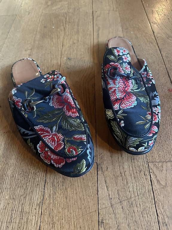Scarpe da donna: Sommer Schuhe mit Ledersohle – Usato da Aathal-Seegräben venduto da rom_cg7q