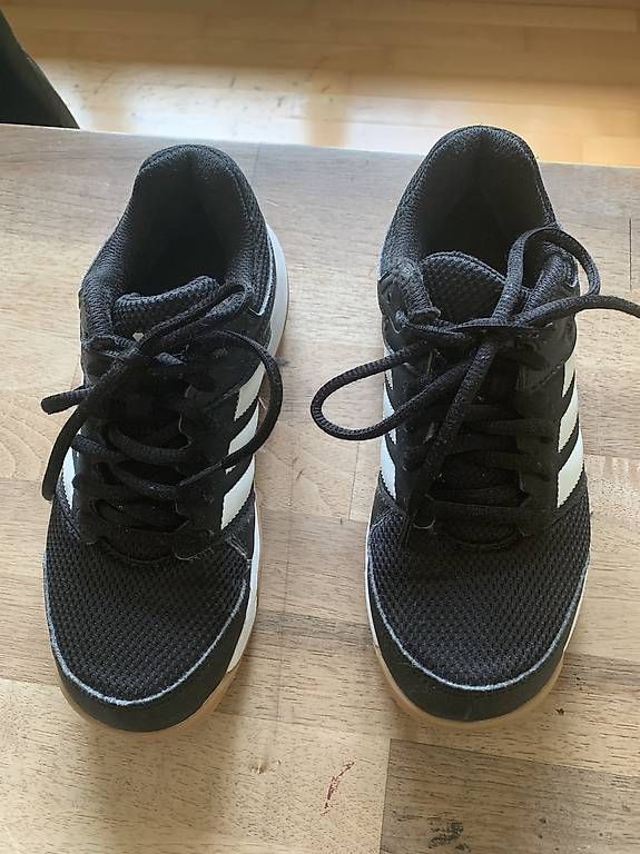 Adidas Scarpe per ragazzi: Hallenturnschuhe adidas GR.34 – Usato da Amriswil venduto da Vierbeiner01