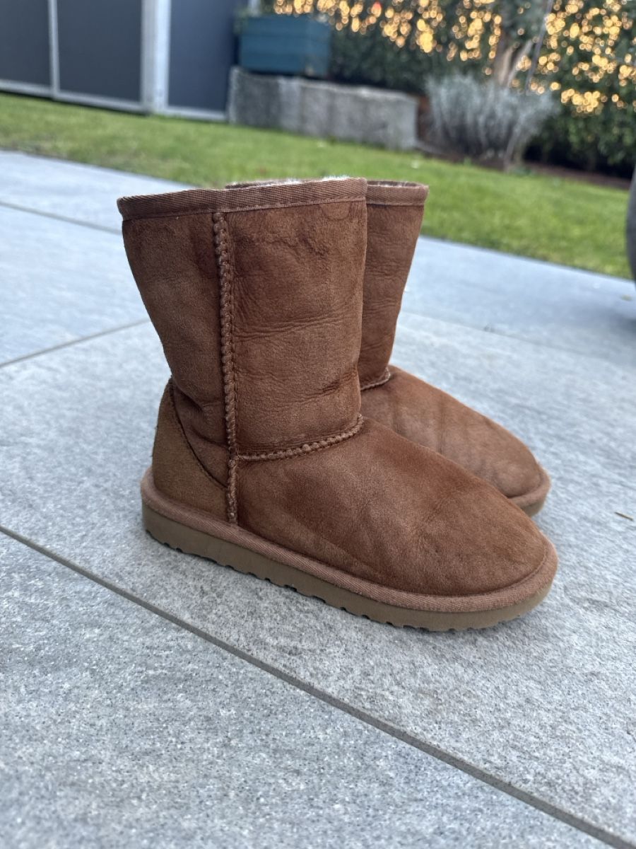 Ugg Scarpe per ragazze: UGG Boots Kids Gr. 30 – Usato da Geroldswil venduto da emi1980