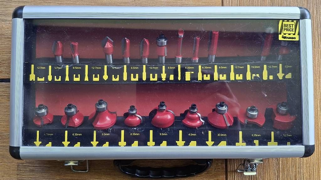 Tutte le macchine: Black & Decker KW850E Oberfräse + Fräser Set – Usato da Rüti ZH venduto da Liliane_market 8