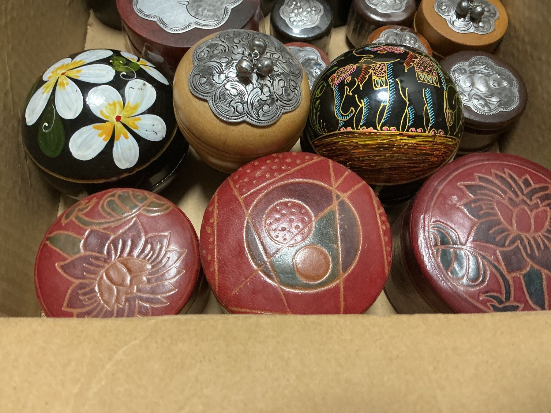 Altro in Decorazioni & Accessori: Lot de 17 boîtes en liquidation – Nuovo e nell'imballaggio originale da Lausanne venduto da topthai 2