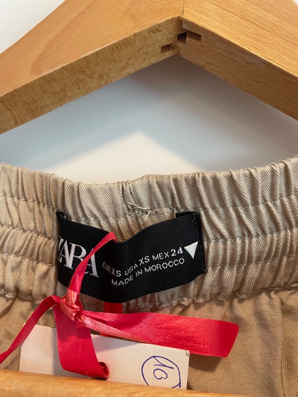 Zara Hosen: Short beige léger fluide Zara XS/S – Neu (gemäss Beschreibung) aus Pully von kaba07 2