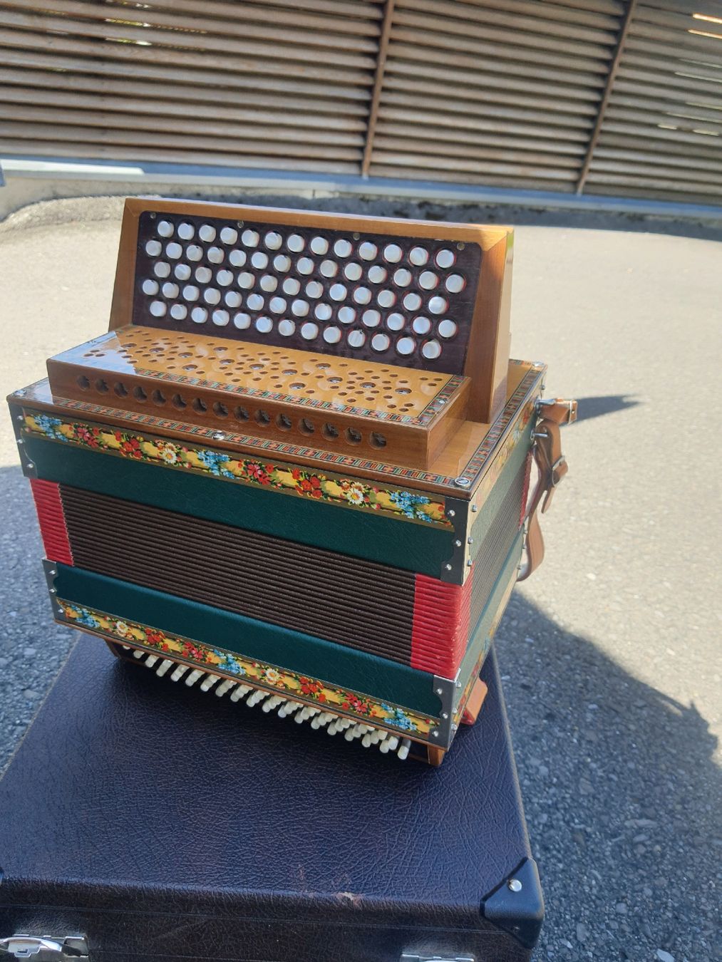 Musikinstrumente: chromatish schwyzerorgeli  – Gebraucht aus Pont-de-la-Morge von Mirabelle0 3