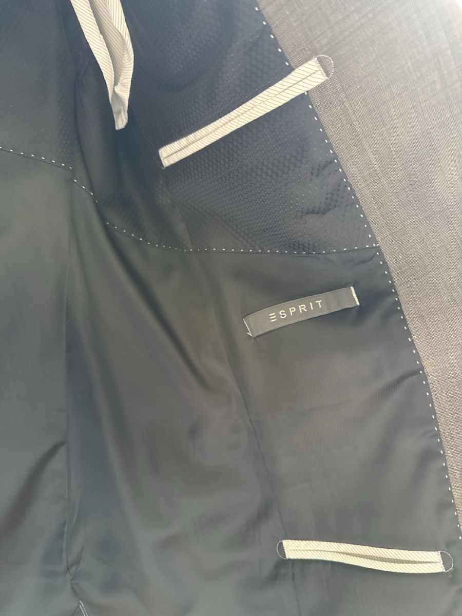 Esprit Costumes, combinaisons de sport et fonctionnelles: Costume Esprit – Neuf (Voir description) à Genève par gagon 4