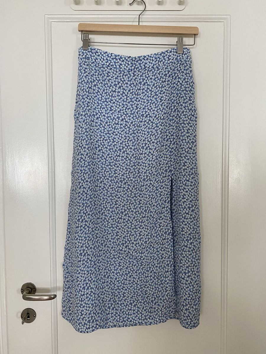 H&M Röcke: Floral Skirt – Gebraucht aus Zürich von afe_q5ck