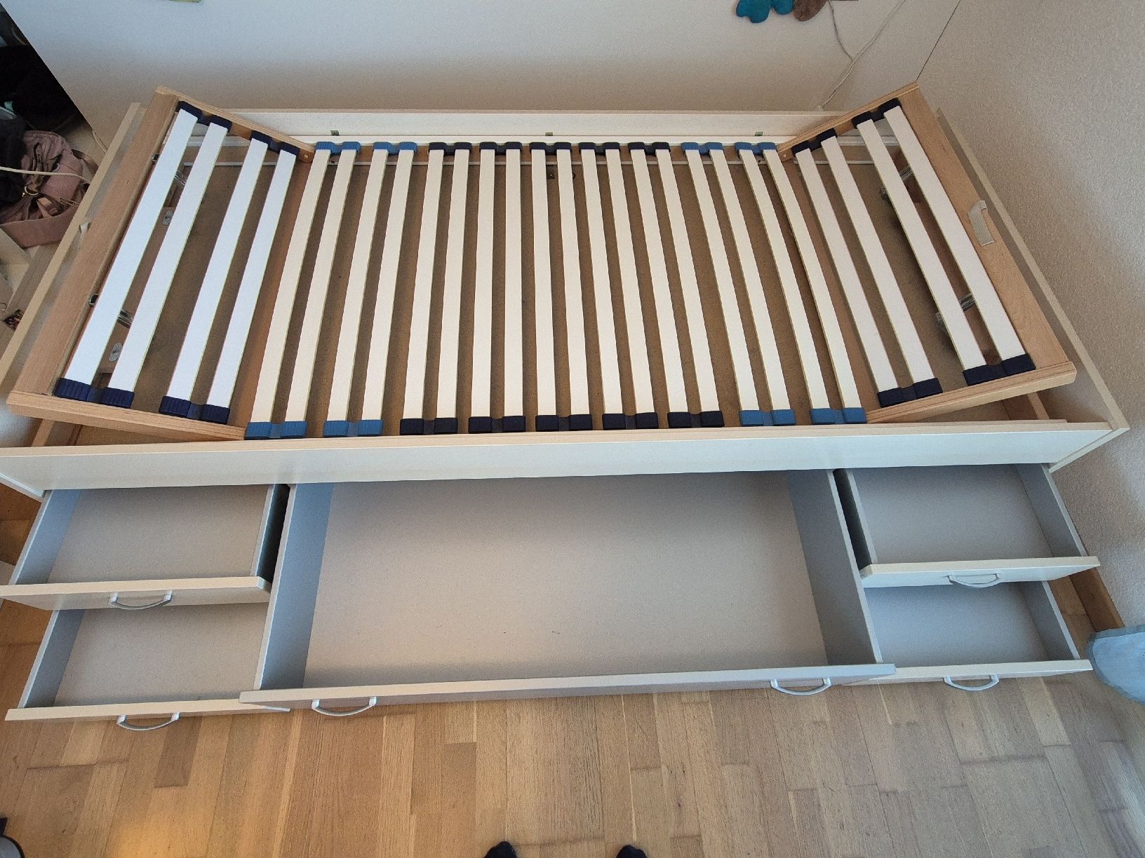 Letti: Bettgestell mit 5 Schubladen und Lattenrost 97x202cm – Usato da Büttikon AG venduto da markus.merz