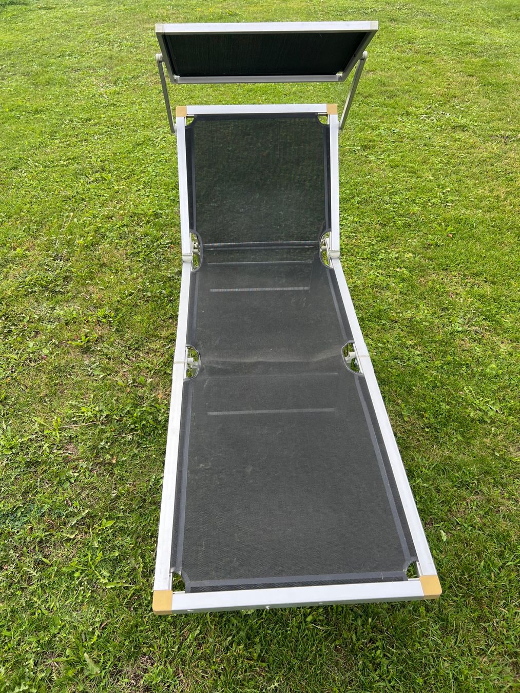 Liegen & Liegestühle: Die perfekte Gartenliege mit Sonnendach, Top-Zustand – Neu (gemäss Beschreibung) aus Zug von nike22