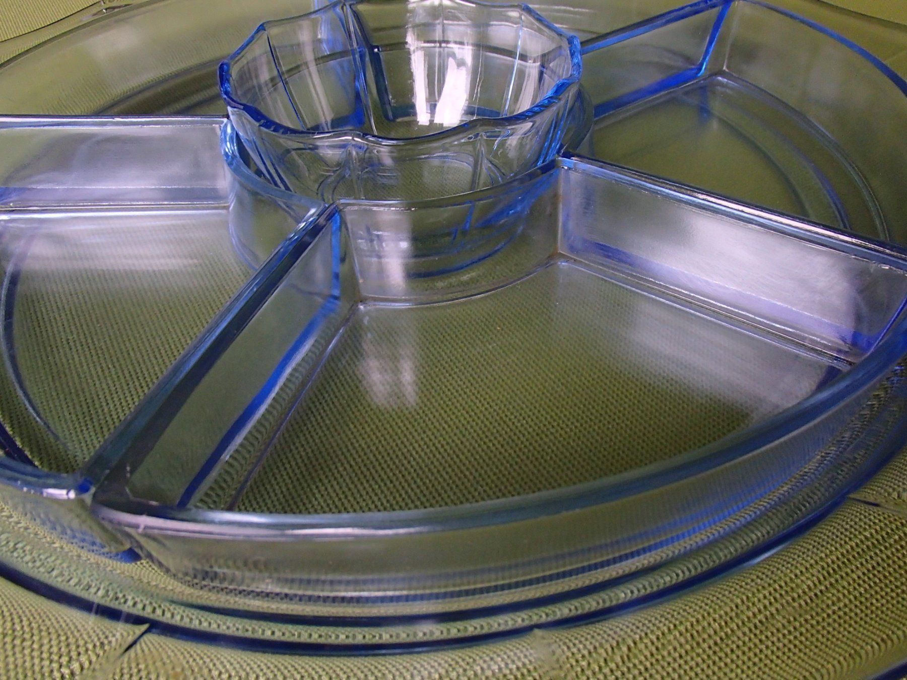 Piatti di portata: 6 teilige hellblaue Art Deco Glas Aperoplatte – Usato da Schöfflisdorf venduto da pullux 5
