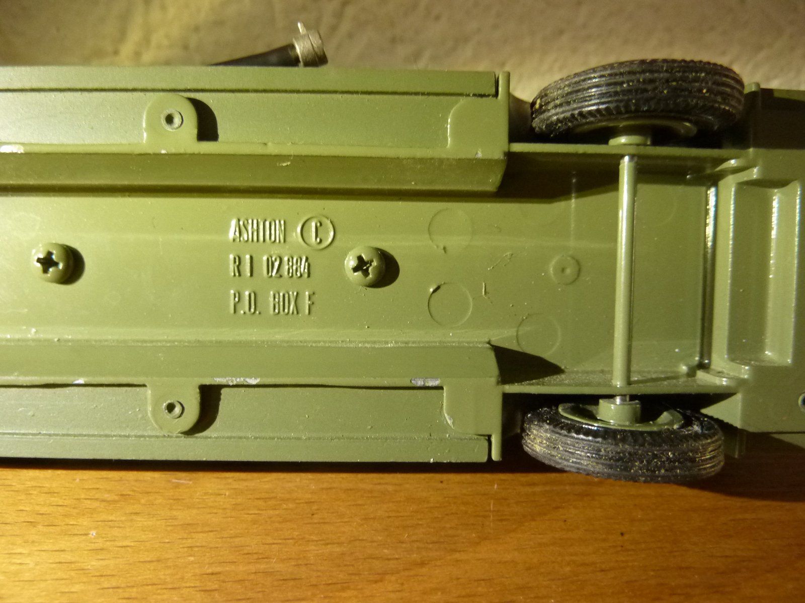 Maquette De Camion De Pompiers Ahrens-Fox Par Ashton Models – Vert Vintage, échelle 1:43