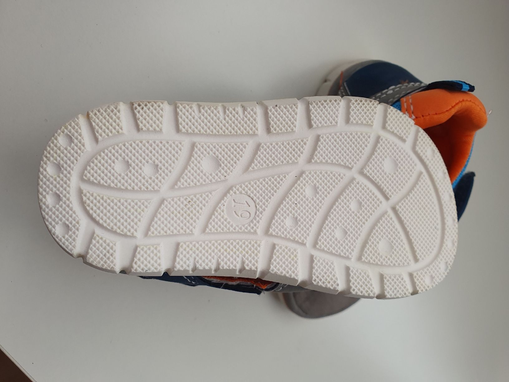 Scarpe per ragazzi: Sandalen kaum getragen Gr 19 – Usato da Niederönz venduto da STI88 2