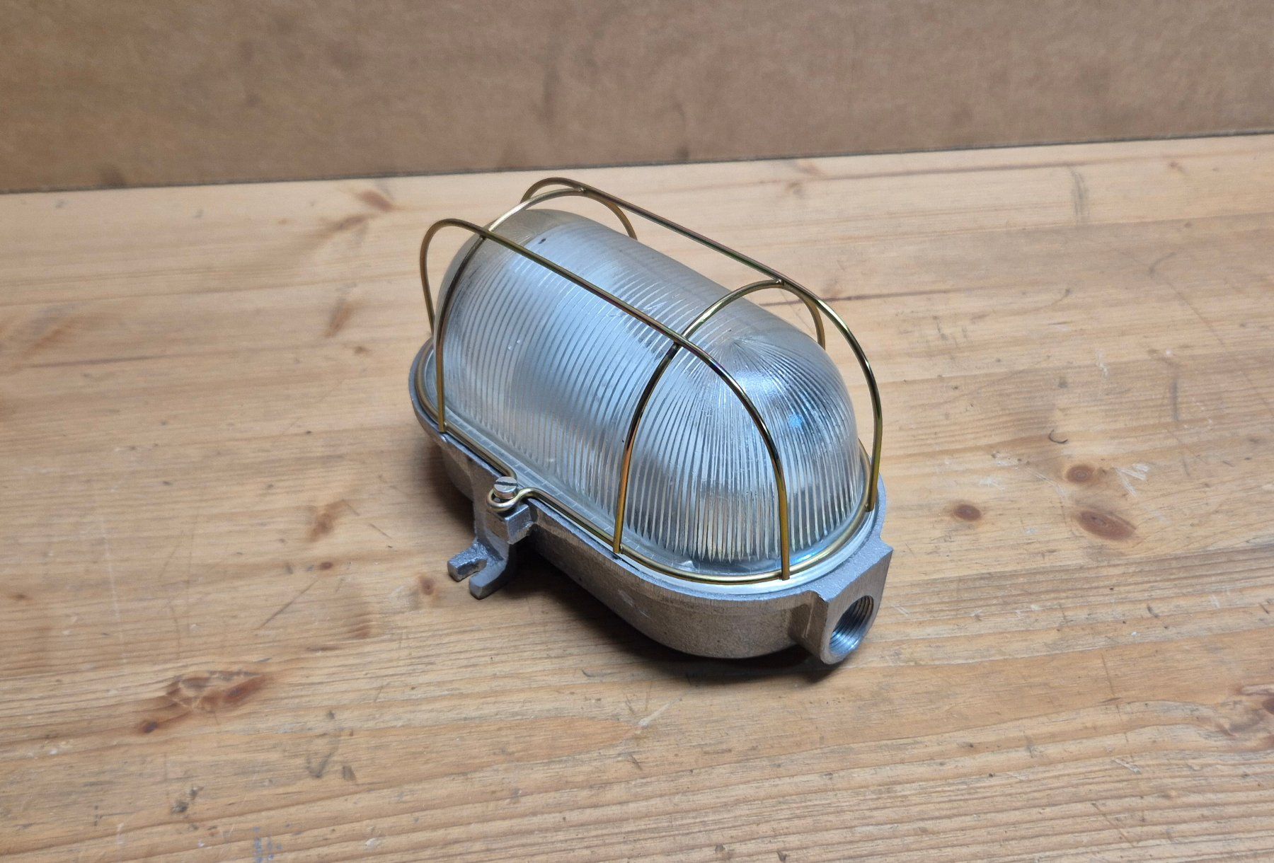 Lampes: Bunkerlampe, Keller, Industrielook, Vintage, LED – D'occasion à Trachslau par idlon 1