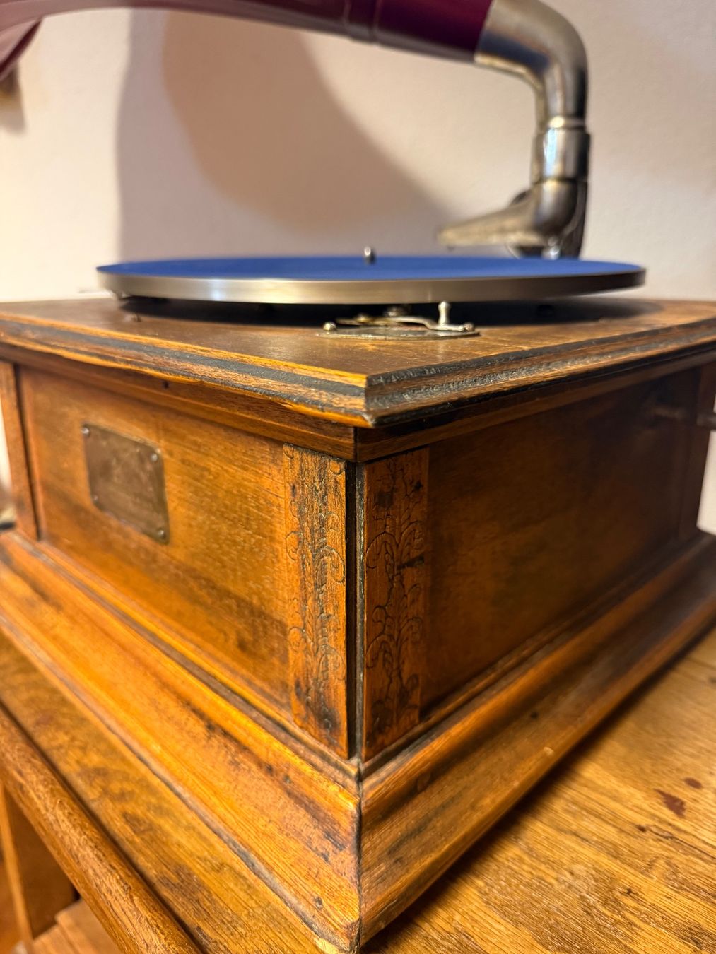 Plattenspieler: Grammophon Victor – Gebraucht aus Binningen von Lillocon 6