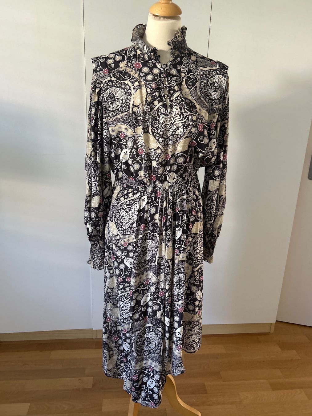 Vestiti: Etoile Marant dress Gr.S – Usato da Feuerthalen venduto da Anna_Swift