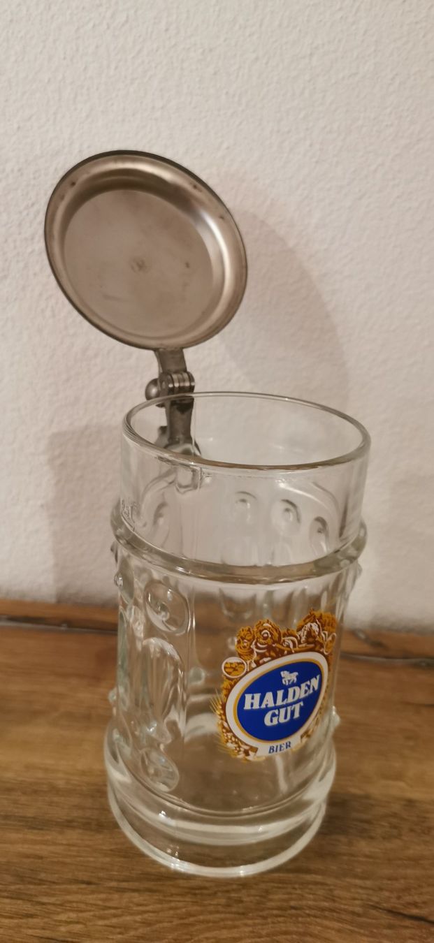 Haldengut Bicchieri: 2 BIERHUMPEN MIT ZINNDECKEL "HALDENGUT" 0.5 LT. – Usato da Aadorf venduto da lisepeter 3