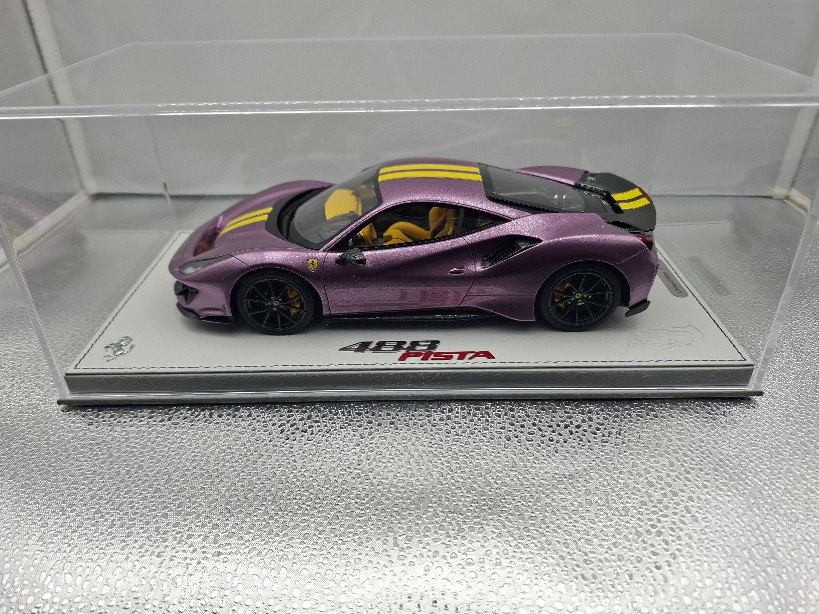 BBR Models Modellini d'auto: BBR Ferrari Pista 1:18 – Nuovo e nell'imballaggio originale da Gipf-Oberfrick venduto da Edii45
