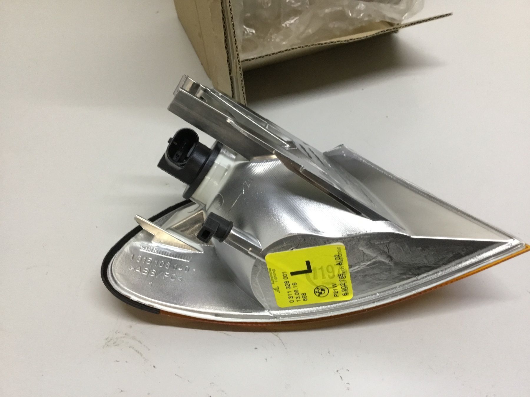 BMW Tutti pezzi di ricambio auto: BMW 3er E46 Blinker Links Limo Touring – Nuovo (secondo la descrizione) da Matzendorf venduto da Kai66 1