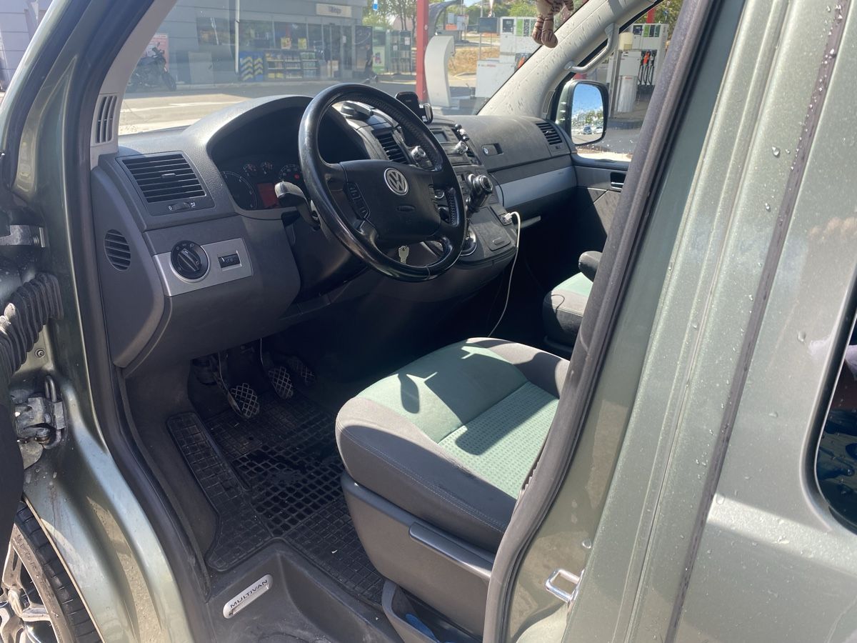 VW Autos: Volkswagen Multivan T5 – D'occasion à Neyruz FR par patchass 6