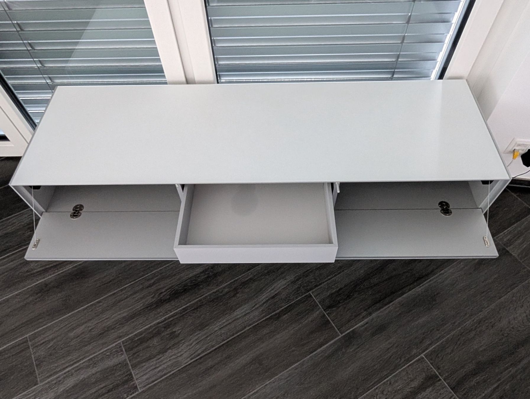 Mobili TV: TV-Möbel / Sideboard von Soronous – Nuovo (secondo la descrizione) da Zürich venduto da zohan 4