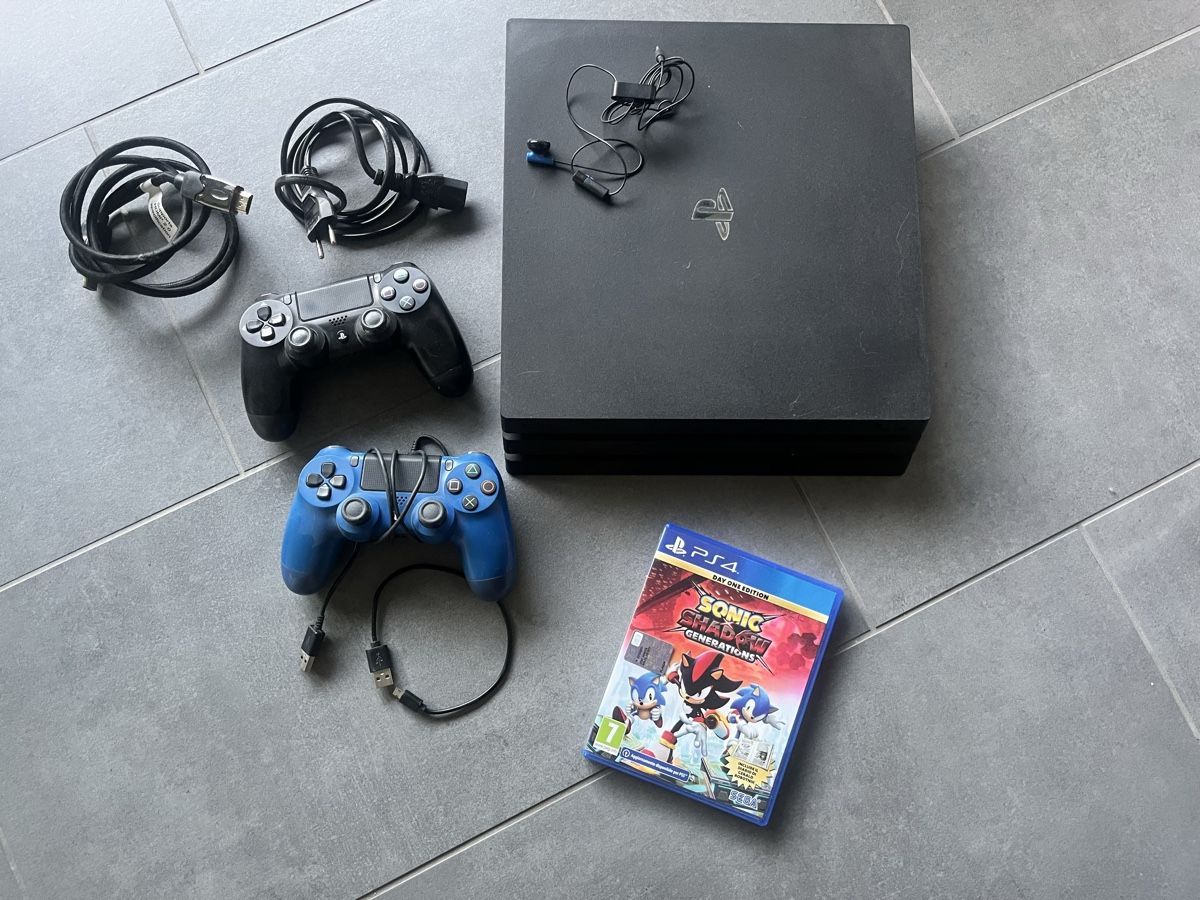 Sony Console: PlayStation 4 Pro 1 TB con scatola originale – Usato da Pambio-Noranco venduto da val_97q2