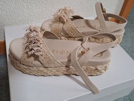 CafèNoir Sandalen beige mit BastoptikGr. 40, NP 139.--