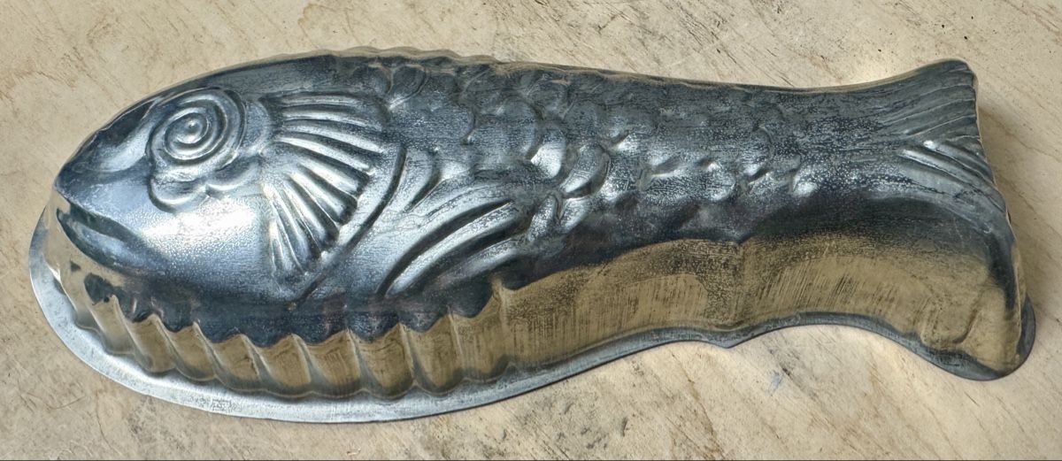 Moules à gâteaux: Alte Backform FISCH Weissblech 30 cm – D'occasion à Rothrist par Luckywinner 2