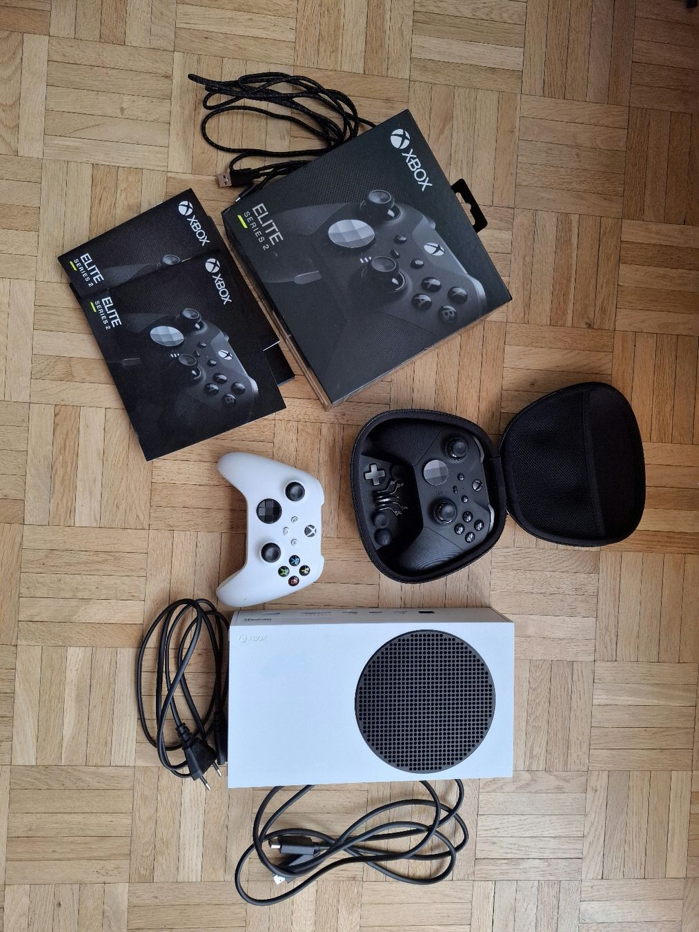 Microsoft Console: Xbox Series S + Manette Elite 2 + Manette standard  – Nuovo (secondo la descrizione) da Courroux venduto da dod_2pxr
