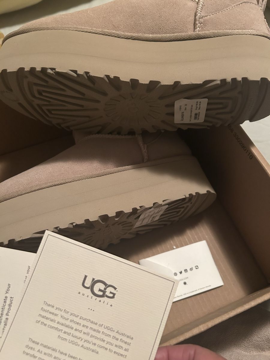 Ugg Scarpe da donna: Uggs Plateau Boots  – Nuovo e nell'imballaggio originale da Zürich venduto da whitelily 1