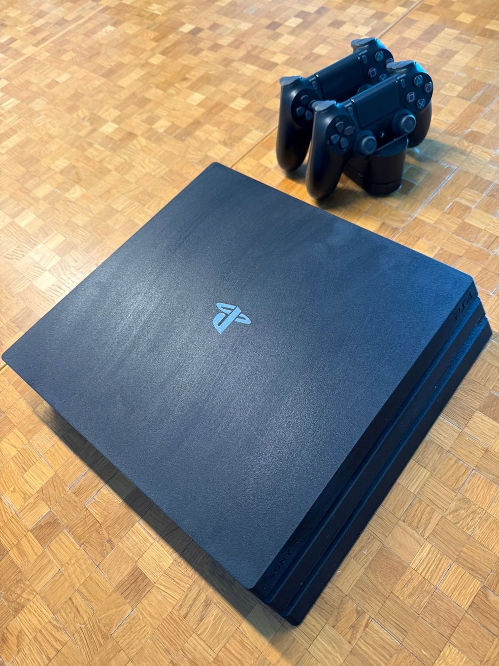 Sony Console: Playstation 4 Pro 1 TB – Usato da Meikirch venduto da meineangebote