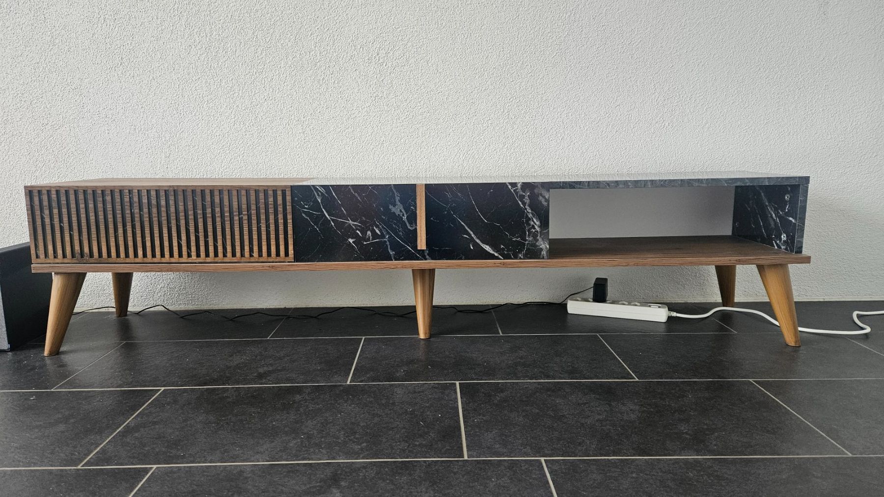 TV Möbel: Modernes TV Lowboard, Marmor-Optik – Gebraucht aus Baden von rst_ppg7