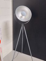 Lampadaire sur pied style projecteur gris bon etat