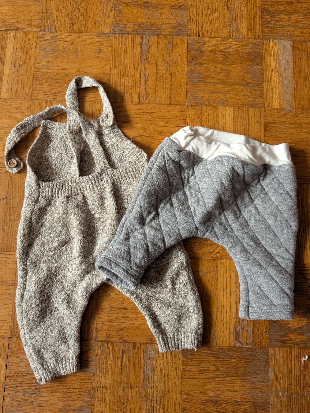 Pantaloni: 11 pantalons bébé 0-6 mois  – Usato da Genève venduto da Loloana 5