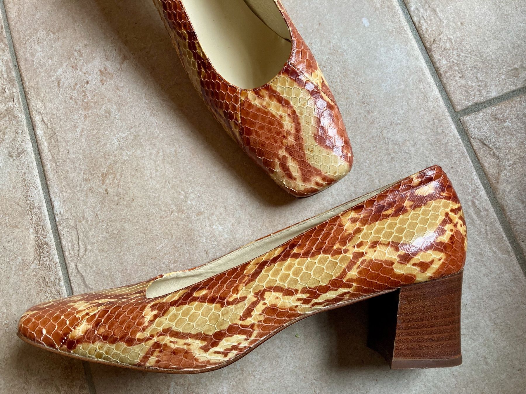 Scarpe da donna: Giulia Gabrielli Leder Schuhe Gr.40 – Usato da Stetten AG venduto da Hanya 1