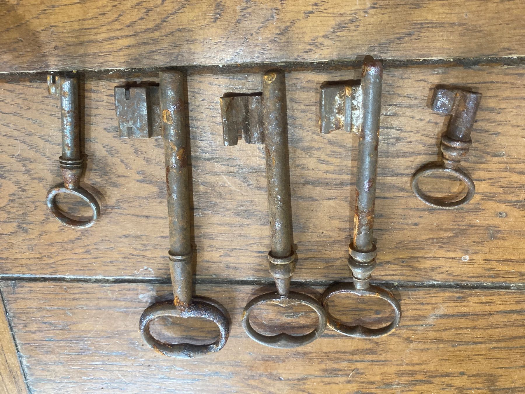 Chiavi: Lot clé clef ancienne 3-12cm R – Usato da Lajoux JU venduto da Briard0 2