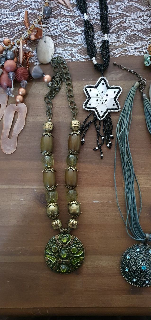 Ketten: Modeschmuck 9 Halsketten zum Top-Preis – Neu (gemäss Beschreibung) aus Hittnau von Gamoe 9
