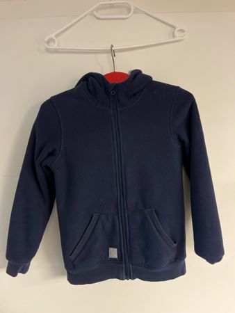 Flauschige, warme Jacke mit Kapuze, Gr. 140