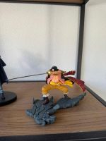 Figurine One Piece Gol D. Roger avec socle 