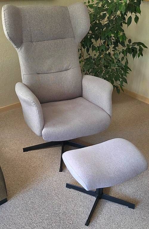 Poltrone: Relaxsessel mit Hocker  hellgrau, verstellbare Rückenlehne – Usato da Castrisch venduto da SaHaMa