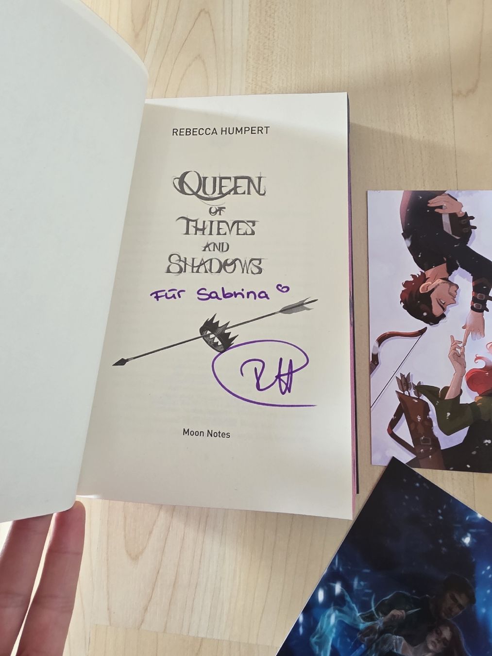 Libri: Queen of Thieves and Shadows – Nuovo (secondo la descrizione) da Nesselnbach venduto da sab_c5nf 1