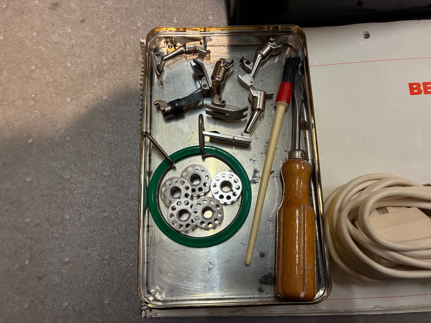Bernina Macchine da cucire: Bernina 707 mit 6 Monate Garantie – Usato da Hendschiken venduto da zkos 4