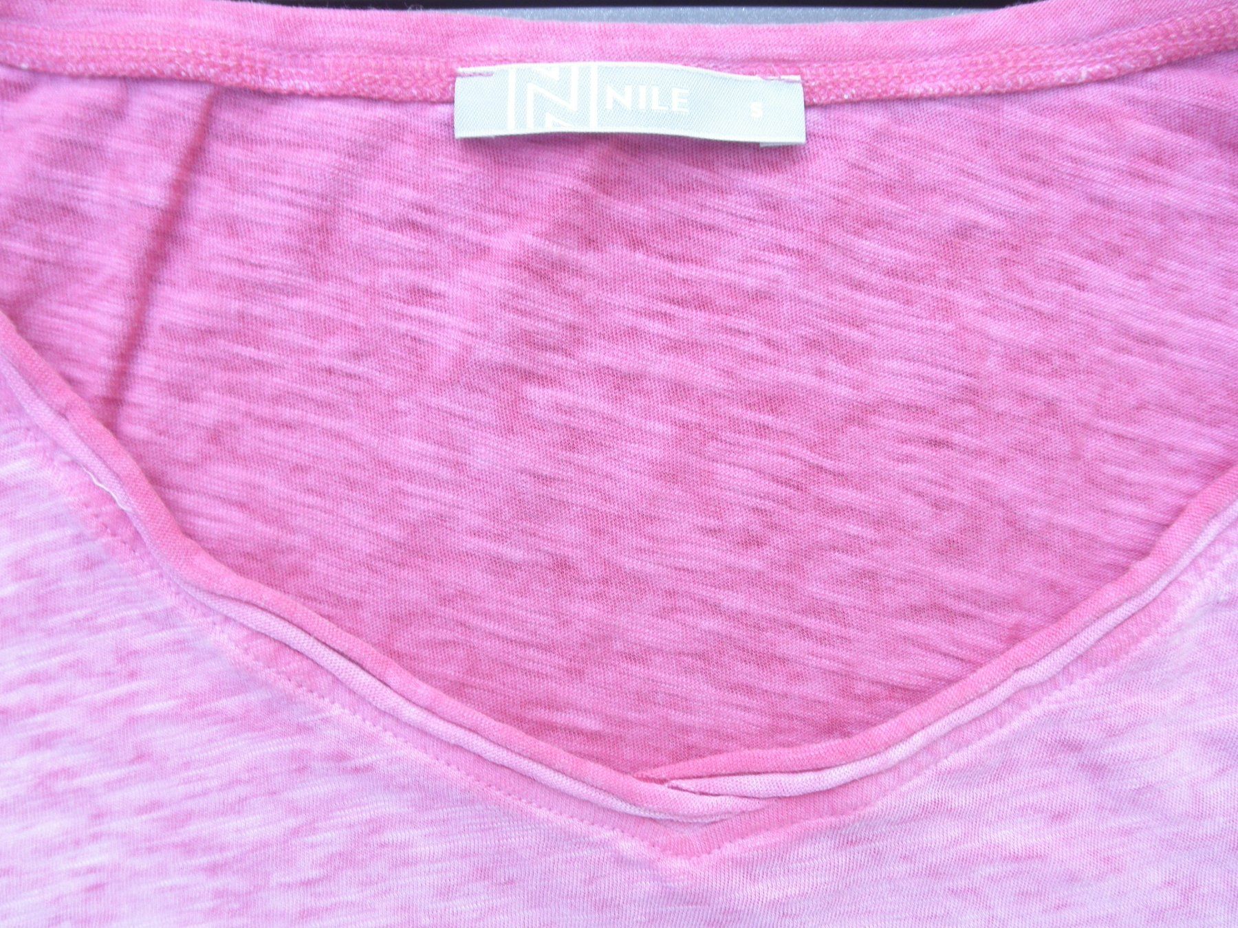 Nile T-shirt: T-Shirt Nile Pink – Usato da Buttwil venduto da Engelhaar 1