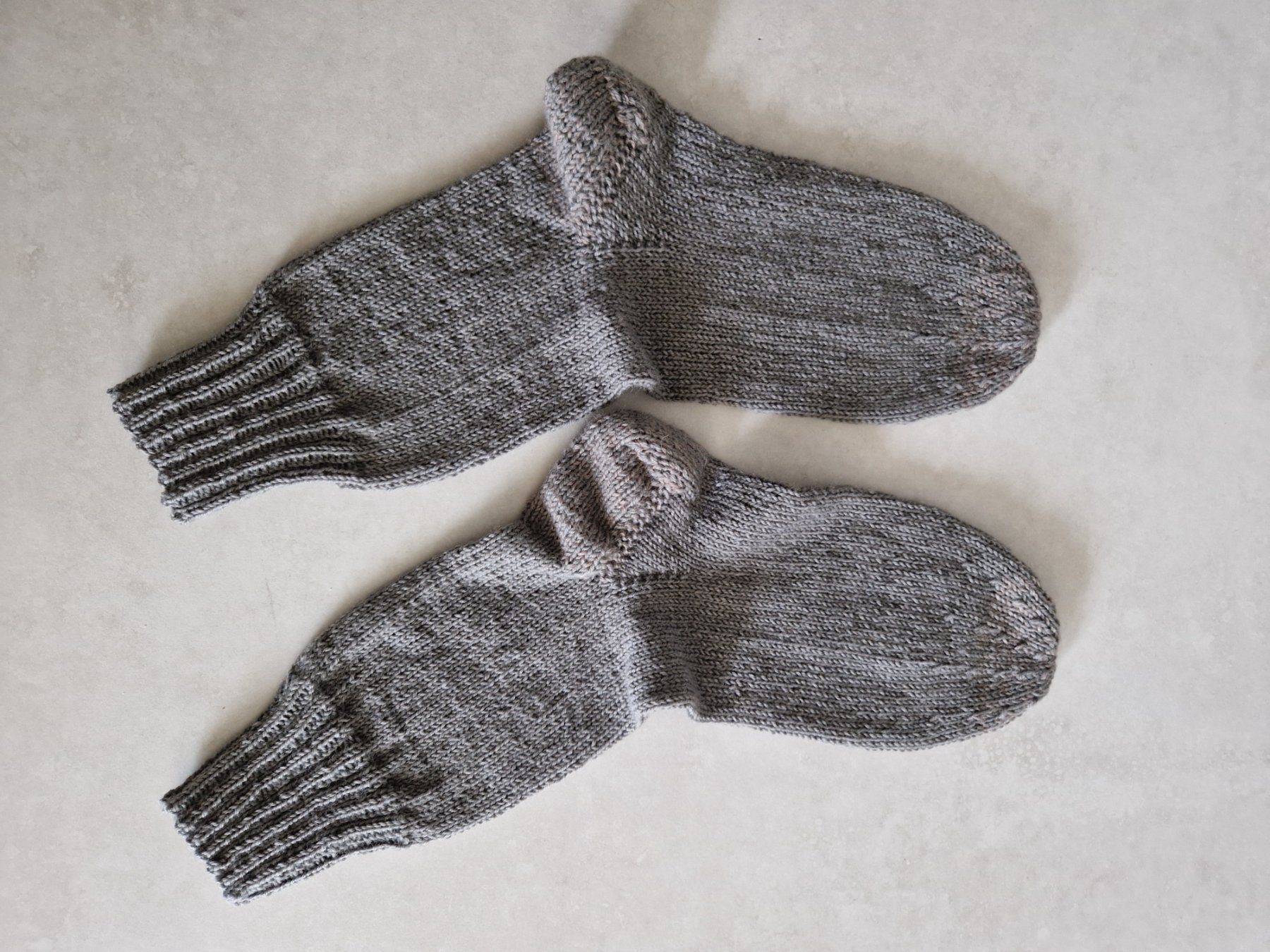 Calze: handgestrickte Socken Gr. 43 – Nuovo (secondo la descrizione) da Ursenbach venduto da gruenblau 1