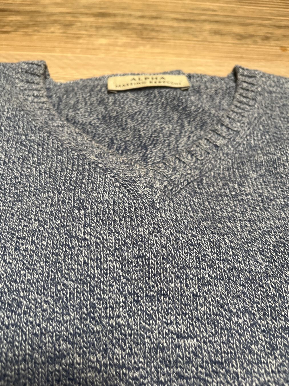 Pullover & Sweatshirts: Original V neck pullover Alpha by Massimo Rebecchi – Gebraucht aus Rüschlikon von ant_5v7g 1